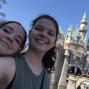 Meet your Posher, Adele